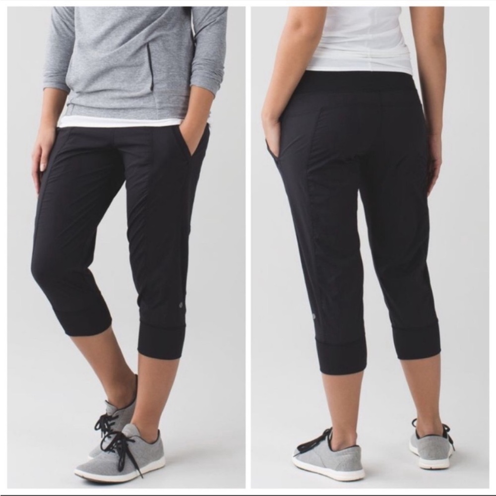 Lululemon | black In Flux fold over waistband crop studio joggers size 6